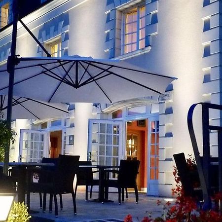 Le Relais Du Bellay Hotel Монтрои-Беле Екстериор снимка